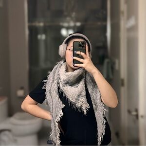 Aritzia Wilfred Grey Fringed Scarf